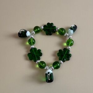 Pier 1 Green Clover Glass Bead Charm Bracelet
